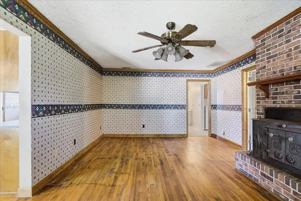 4594 Jug Factory RD, Greer, SC 29651