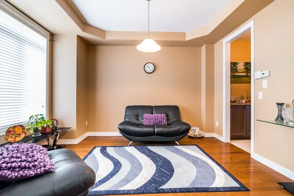 511 Sixteen Mile DR, Oakville, ON L6M 0P7