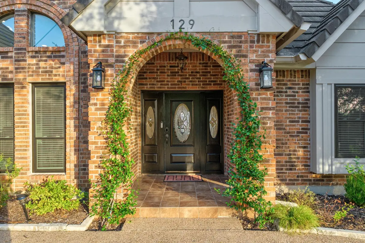 129 CREST VIEW DR, Lakeway, TX 78734