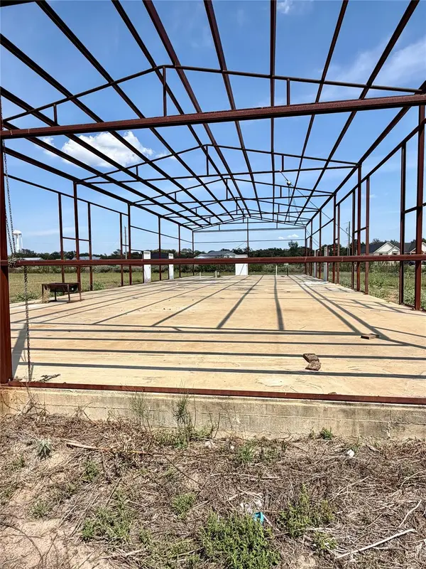 290 Richmond ST, Mcdade, TX 78650