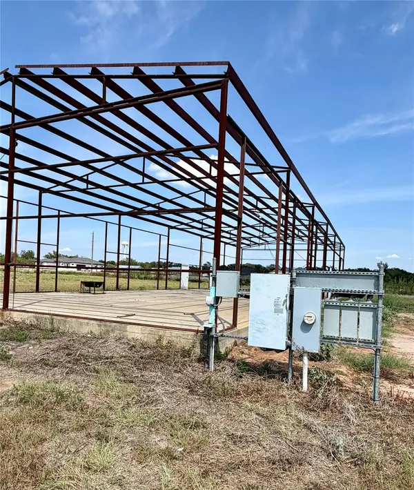 290 Richmond ST, Mcdade, TX 78650