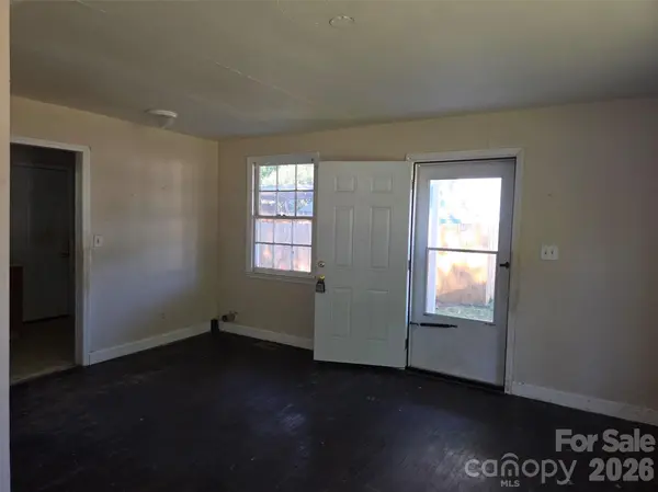 1516 Herrin AVE, Charlotte, NC 28205