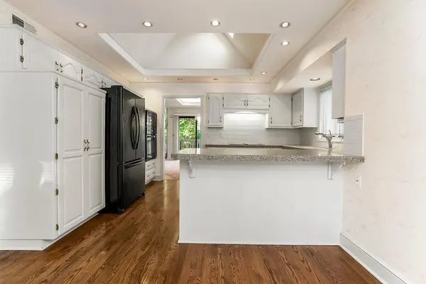 12805 Cedar ST, Leawood, KS 66209