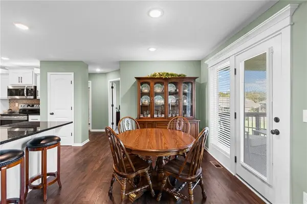 1704 Willow LN, Kearney, MO 64060