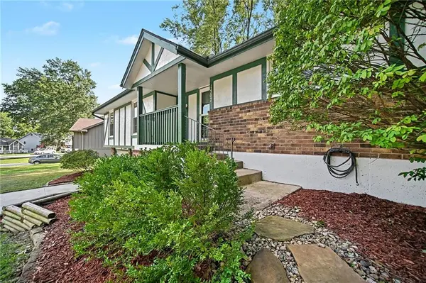 1507 Baker ST, Liberty, MO 64068