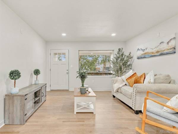 1967 Macon, Aurora, CO 80010