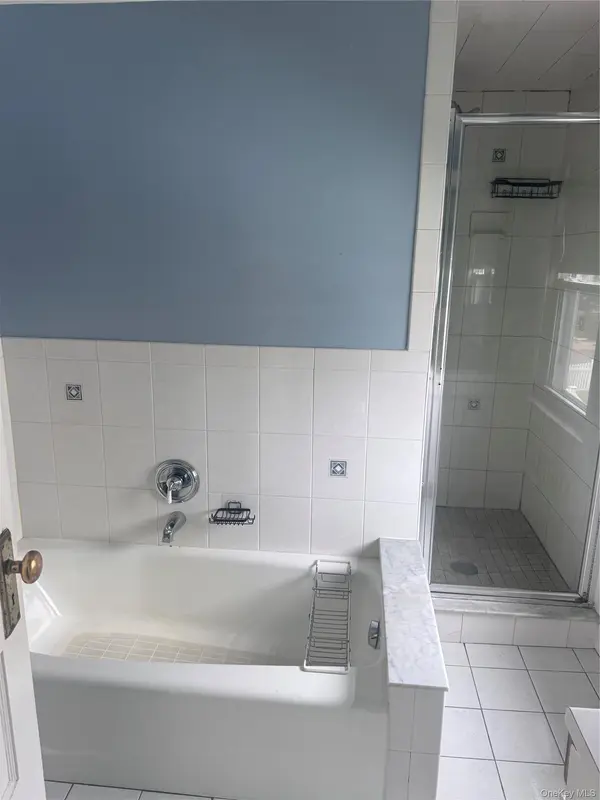 89 N Bergen PL, Freeport, NY 11520