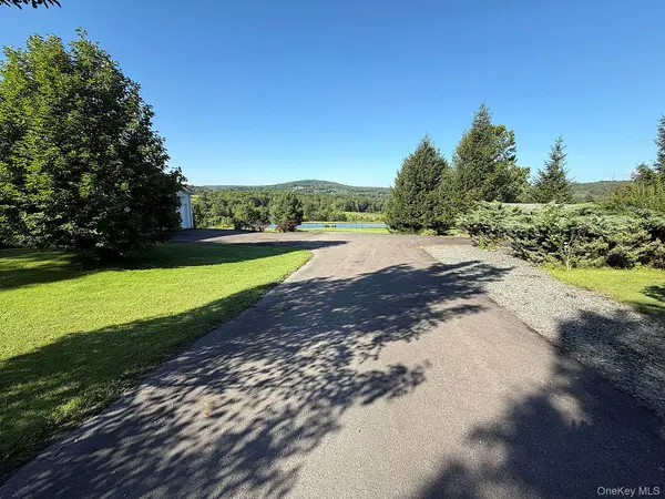 43 Schuman RD, Call Listing Agent, PA 18415