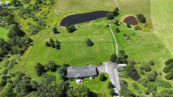 43 Schuman RD, Call Listing Agent, PA 18415