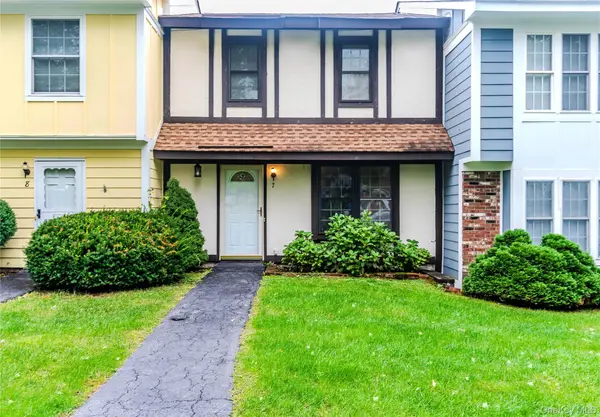 7 Sunny Brook CIR, Highland, NY 12528