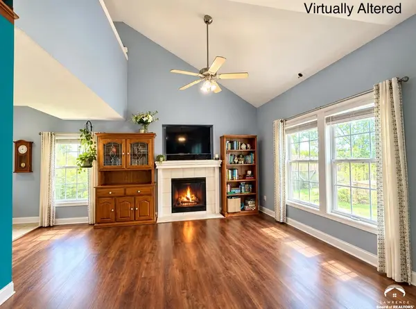 940 N Field Stone DR, Lawrence, KS 66049