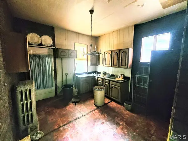 3212 Sullivan AVE, St Louis, MO 63107