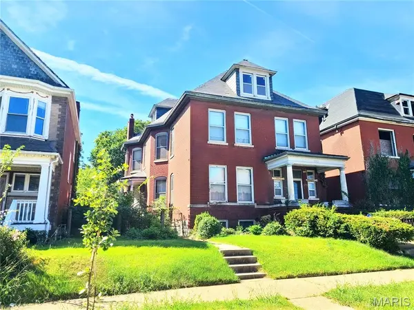 3212 Sullivan AVE, St Louis, MO 63107