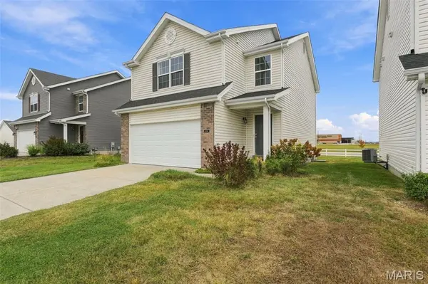 104 Baycrest CT, St Charles, MO 63301
