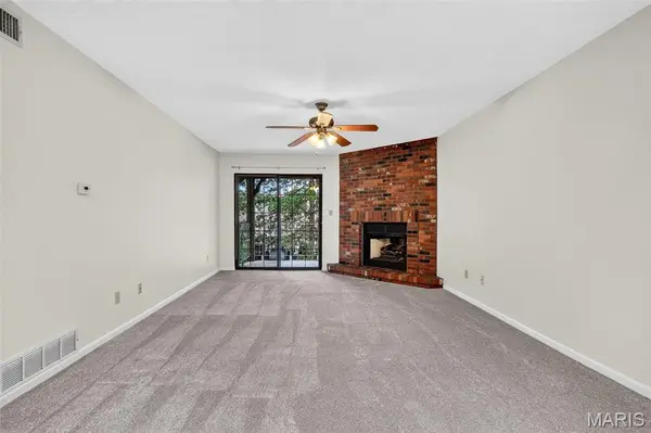 1440 Heritage Landing #304, St Charles, MO 63303
