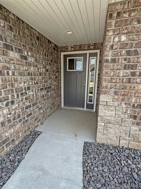 627 Rhapsody LN, Troy, IL 62294