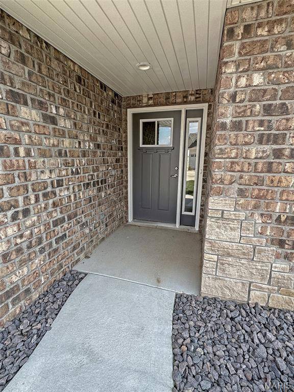 627 Rhapsody LN, Troy, IL 62294