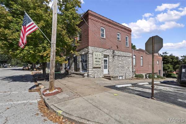 701 Henry ST, Alton, IL 62002