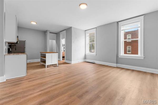 3430 Grace AVE, St Louis, MO 63116
