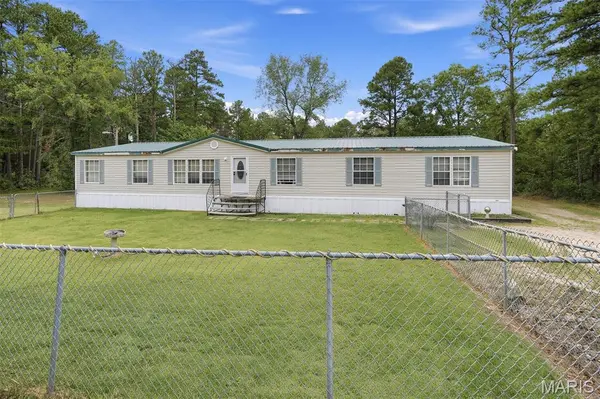 8275 Genevieve Church RD, Ste Genevieve, MO 63670