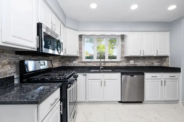4024 W 106th ST, Oak Lawn, IL 60453