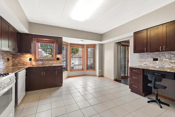 7747 Bristol Park DR #1SE, Tinley Park, IL 60477
