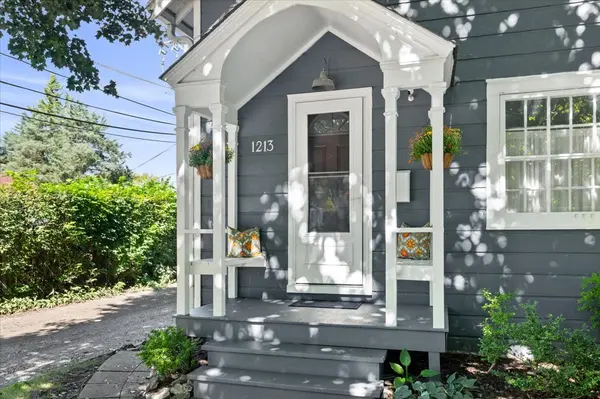 1213 Oakton ST, Evanston, IL 60202
