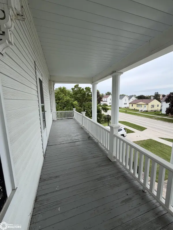 406 Jackson ST, Brooklyn, IA 52211
