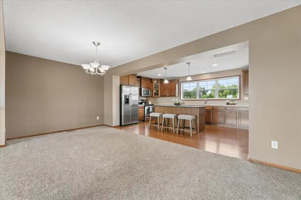 5013 Ross LN, Rockford, MN 55373