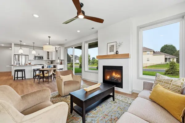 16303 Esprit CT, Lakeville, MN 55044