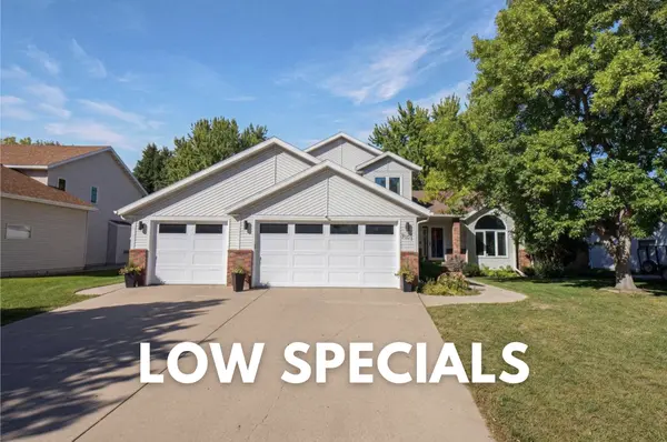 3101 37 1/2 AVE S, Fargo, ND 58104