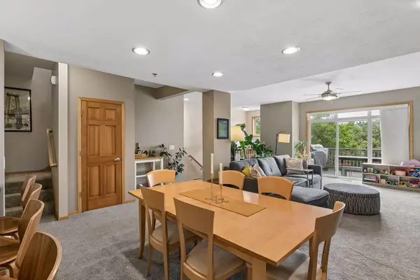 9820 Cove DR, Minnetonka, MN 55305