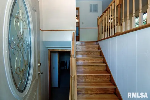 208 LAKE RD, Eureka, IL 61530