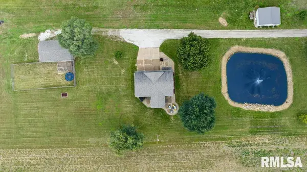 1115 UPPER SPRING BAY RD, East Peoria, IL 61611