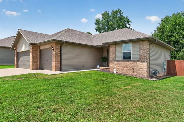 505 S Forest LN, Republic, MO 65738