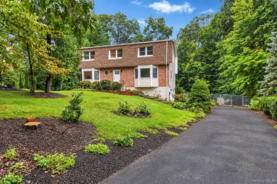 17 Esquire RD, New City, NY 10956