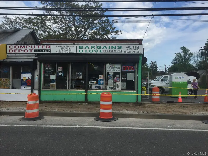 184 Depot RD, Huntington Station, NY 11746