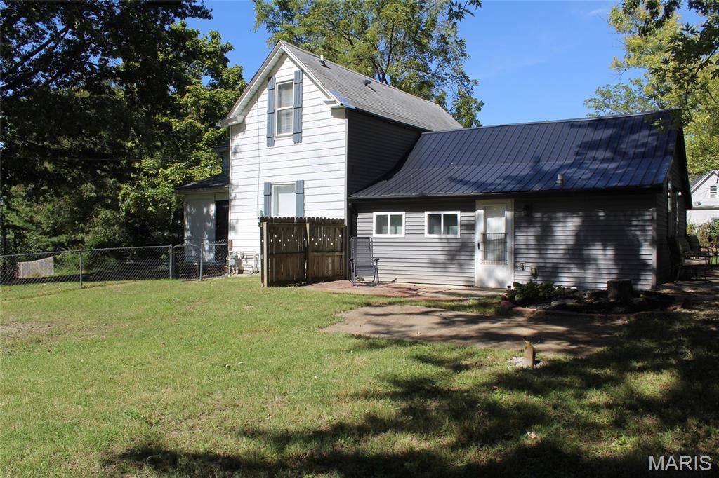 711 Lampert ST, Alton, IL 62002