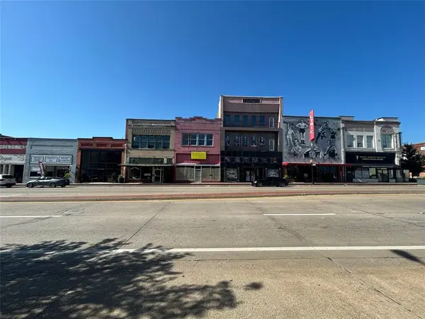 111 W Moore Avenue, Terrell, TX 75160