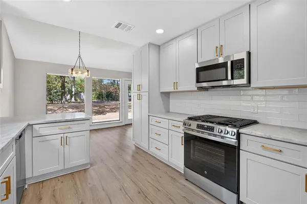 11202 Balcones Woods CV, Austin, TX 78759