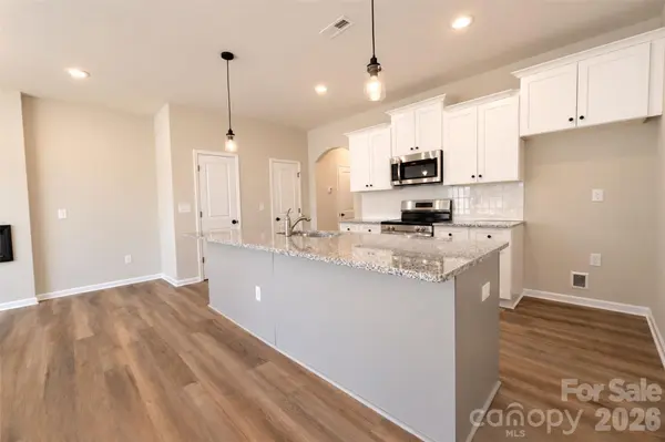 3031 Aberleaf LN, Charlotte, NC 28227