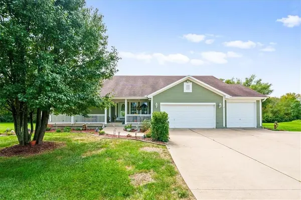 7401 155 ST, Belton, MO 64012