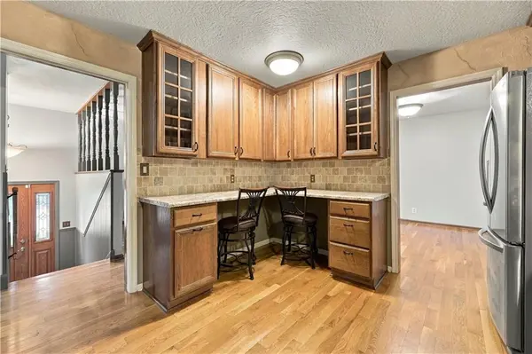 16312 S 38th ST, Independence, MO 64055