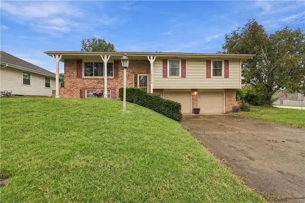 16312 S 38th ST, Independence, MO 64055