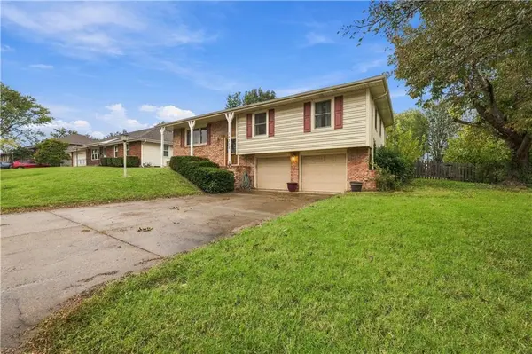 16312 S 38th ST, Independence, MO 64055