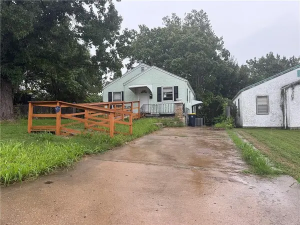4421 College AVE, Kansas City, MO 64130