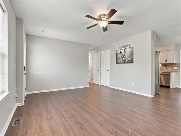 314 E 17th ST, Kearney, MO 64060