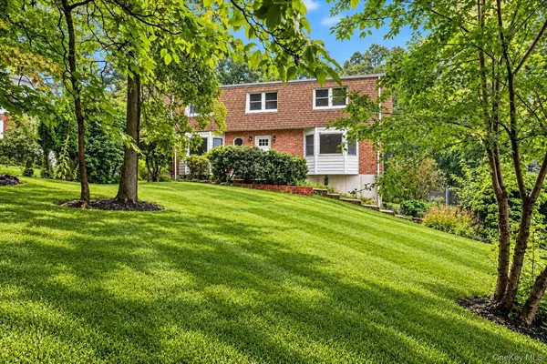 17 Esquire RD, New City, NY 10956