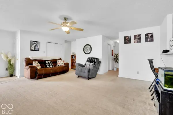 8452 Abbey Dell DR, Camby, IN 46113