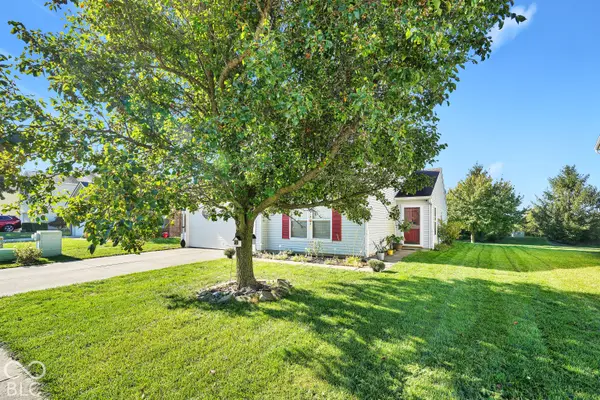 8452 Abbey Dell DR, Camby, IN 46113